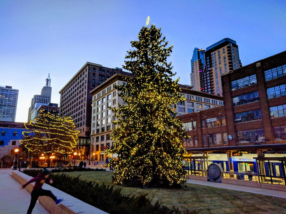 Best Places To Celebrate Christmas in America MaxMyMoney