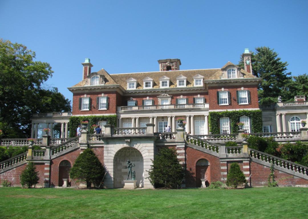 A historic mansion in Old Westbury.