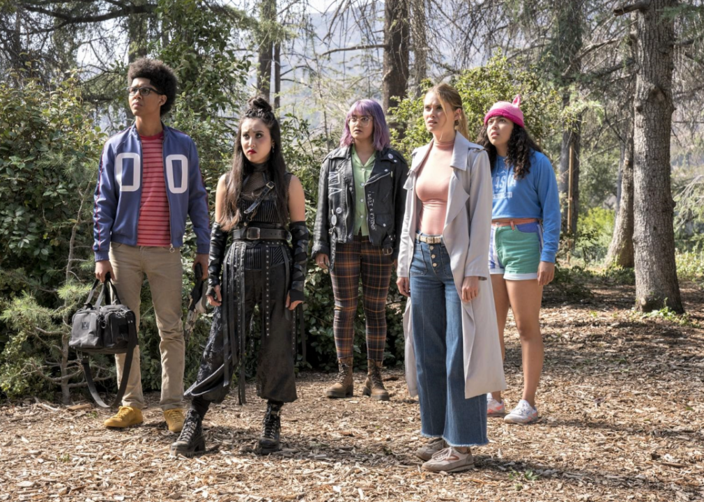 Ariela Barer, Lyrica Okano, Virginia Gardner, Allegra Acosta, and Rhenzy Feliz in Runaways