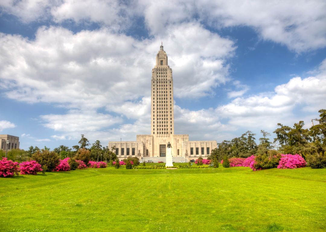 A sunny day at the Louisiana State Capitol.