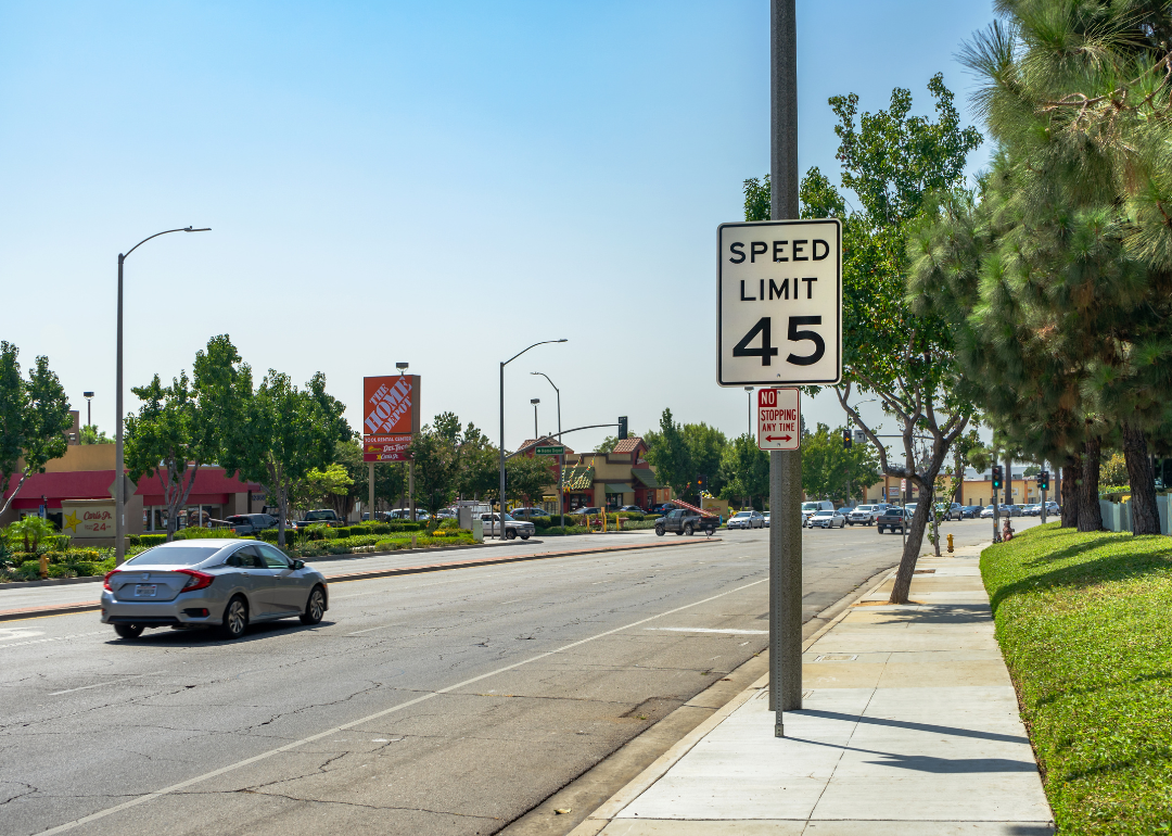 A road in Whittier, California, with a speed limit of 45 mph.