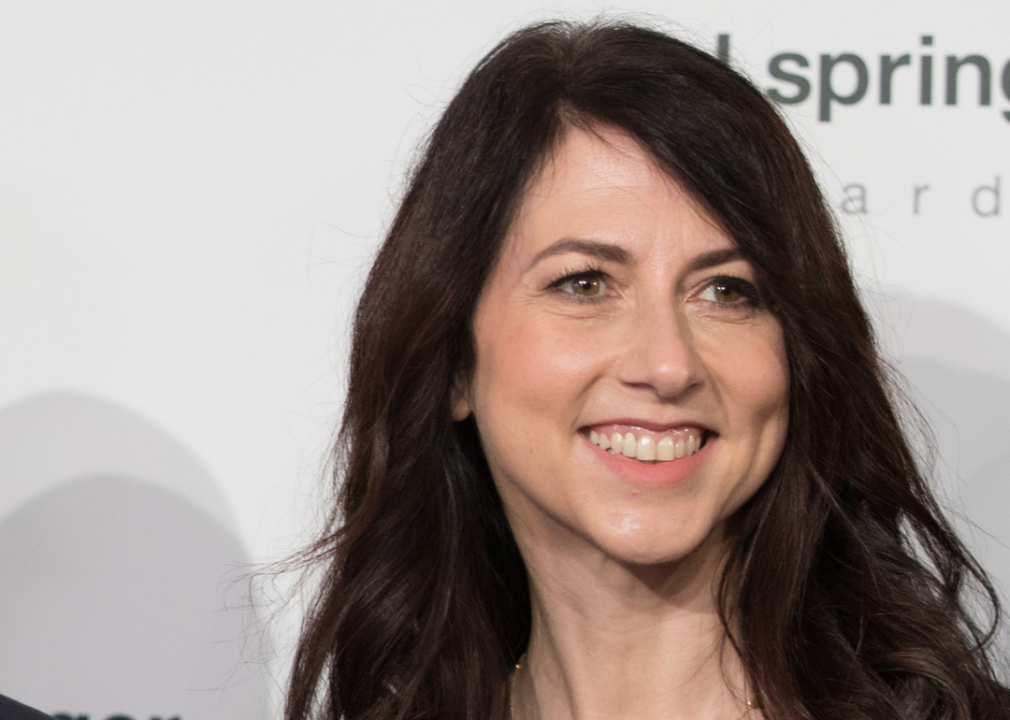 MacKenzie Bezos posing as she arrives at the headquarters of publisher Axel-Springer.