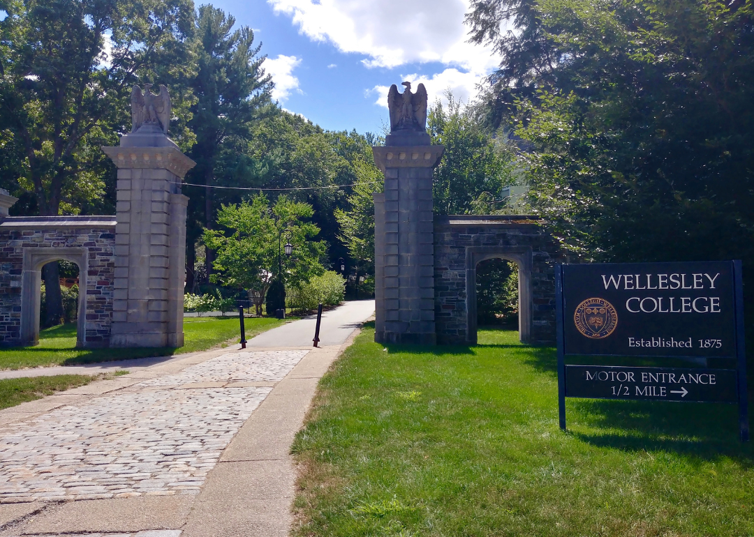 Entrance gate and sign for Wellesley College in 2019.