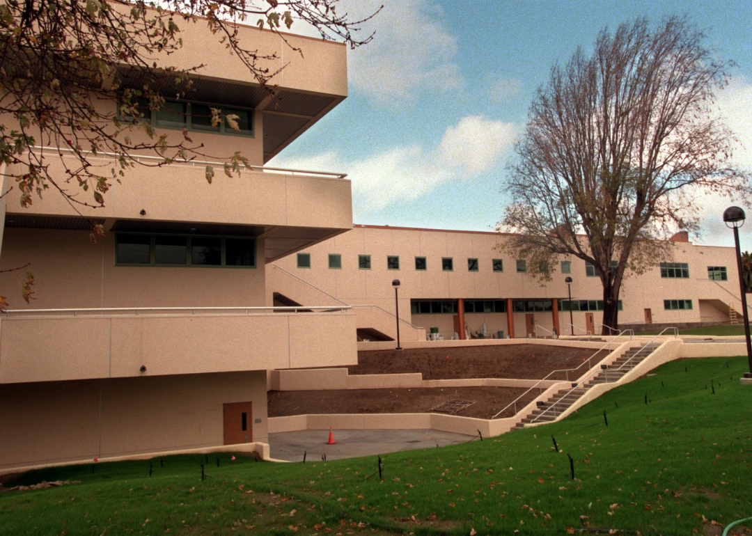 The Science and Technology building at Ventura College in November 1997.