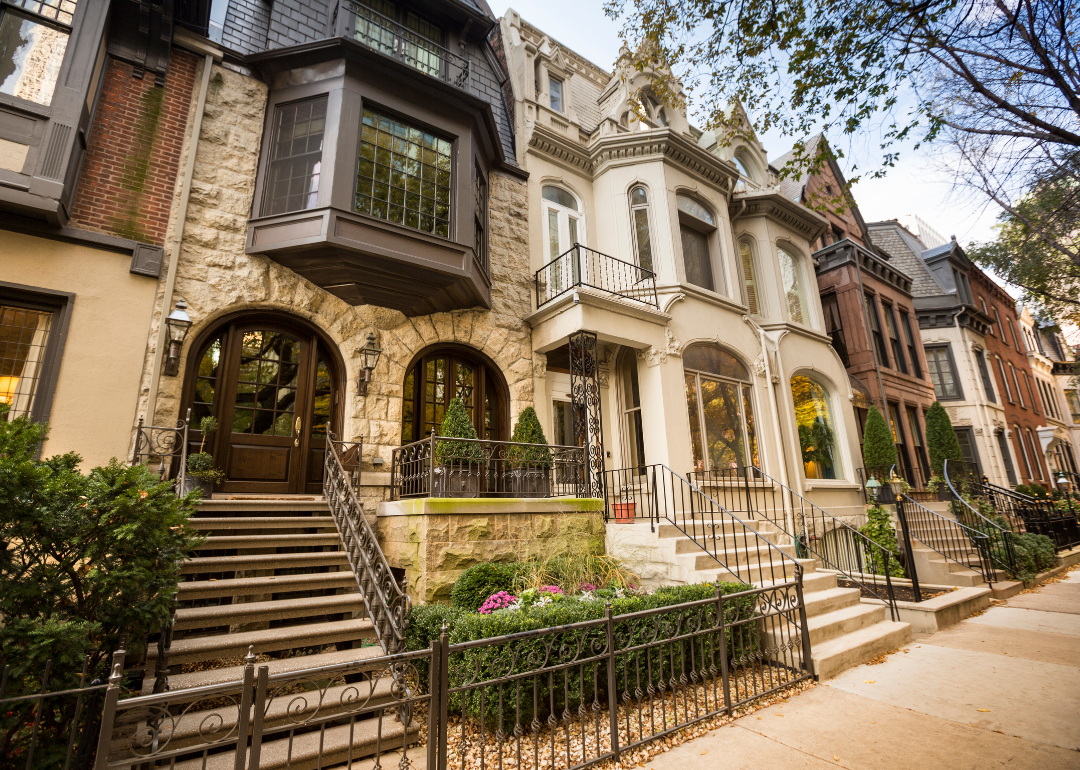 A row of historic homes in Chicago.