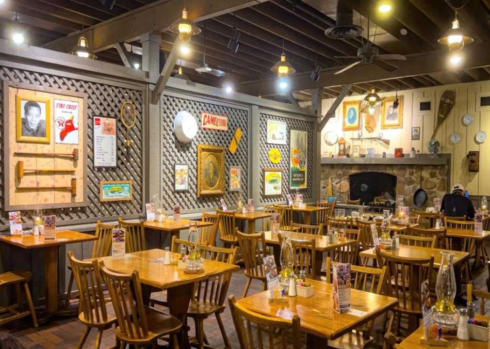 U.S. breakfast restaurants thrived in 2024 with $14.6 billion revenue // A Cracker Barrel dining room.