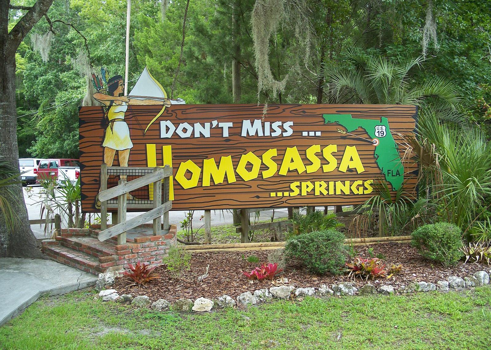 Homosassa Springs Wildlife State Park sign.