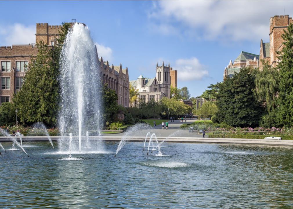 A fountain on the campus of the University of Washington.