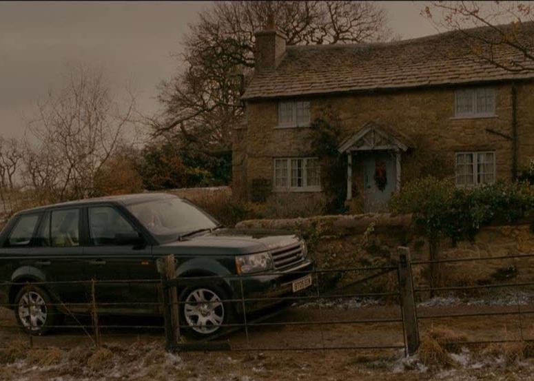 Exterior shot of the cottage in "The Holiday"