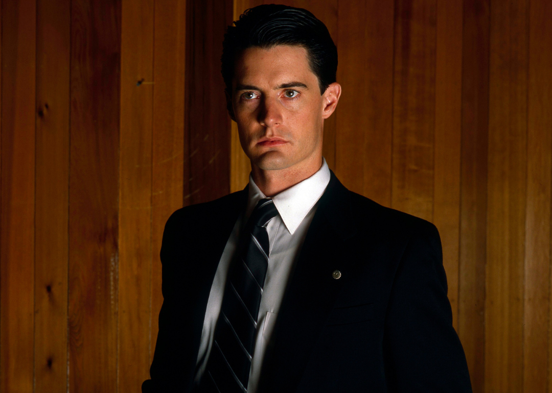 Kyle MacLachlan in a suit in Twin Peaks.