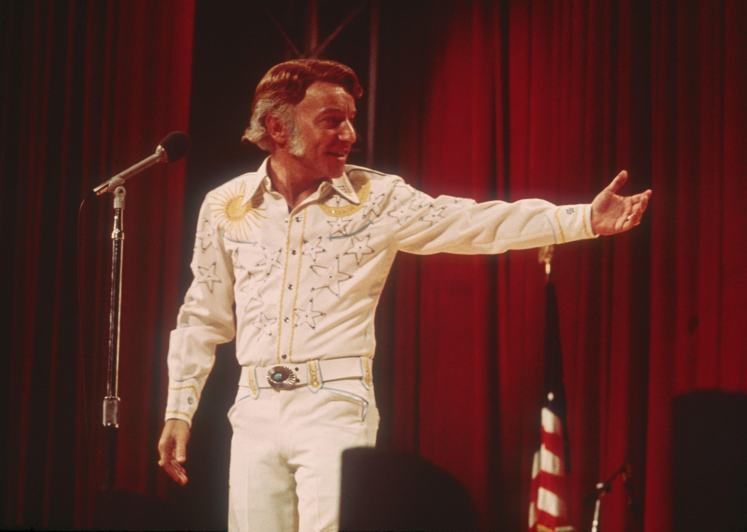 Actor Henry Gibson in a scene from ‘Nashville.