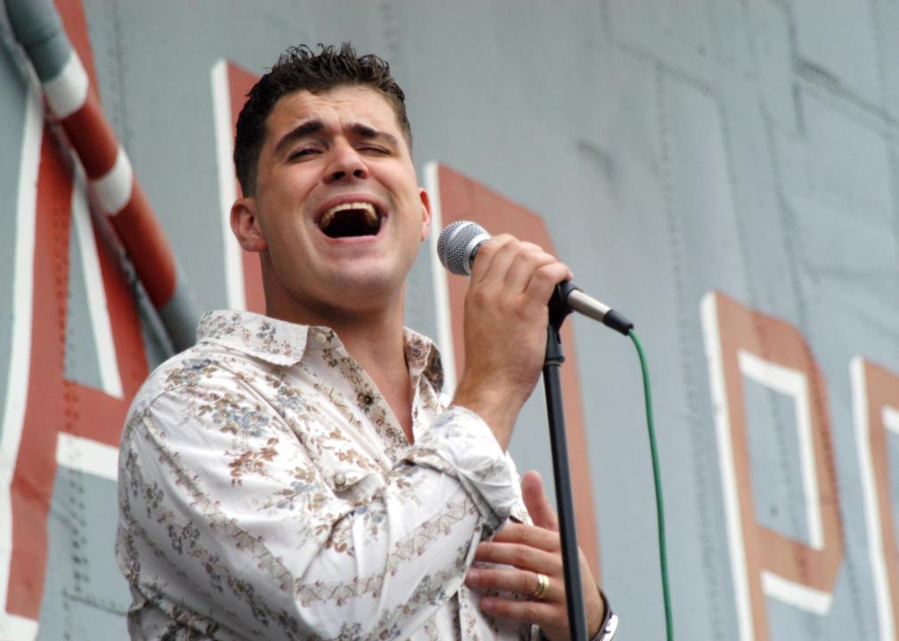 Josh Gracin Performs a Special Military Salute Aboard the USS Intrepid.