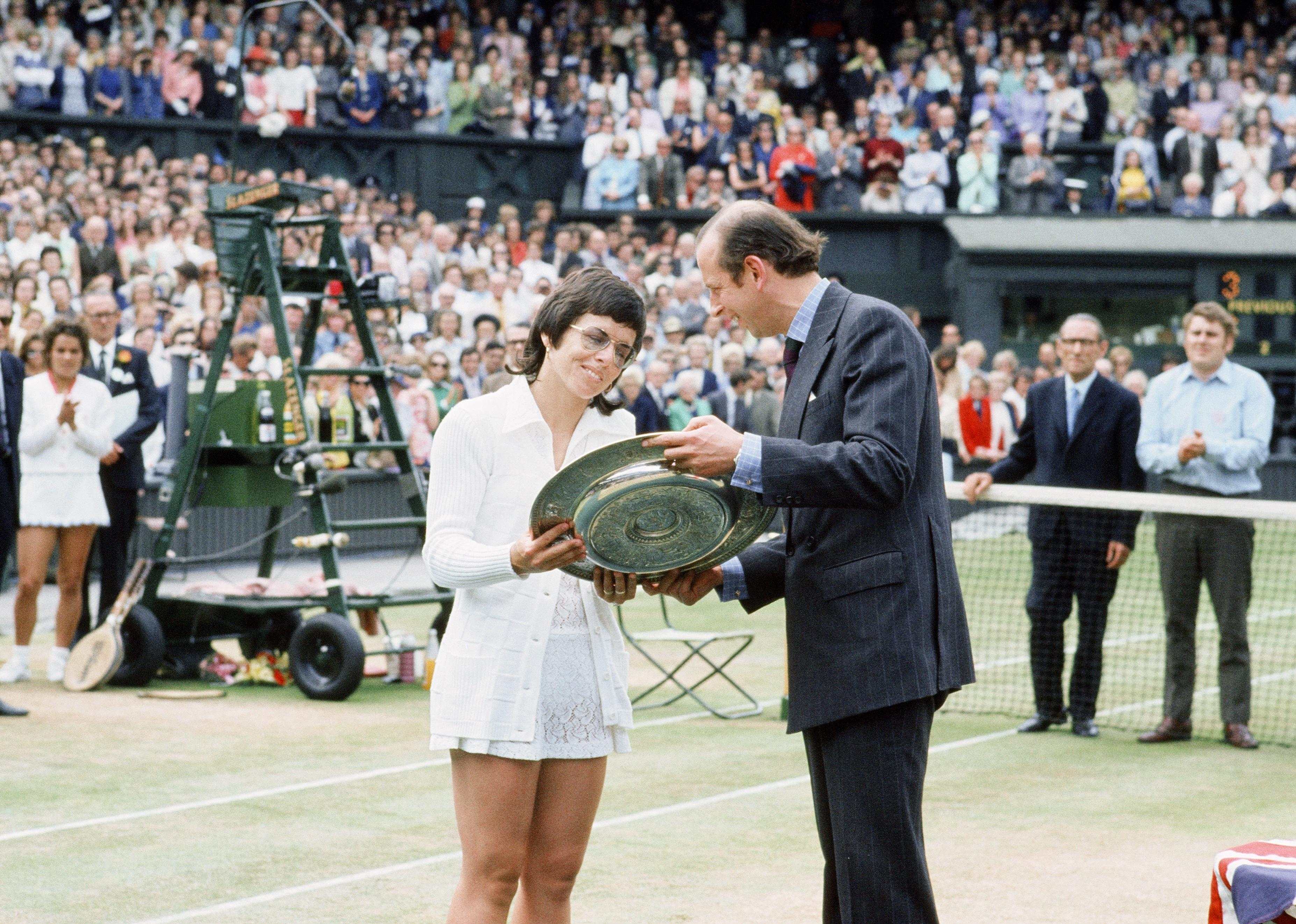 The Duke of Kent presents The Venus Rosewater Dish to Billie Jean King after her 1972 Wimbledon victory.
