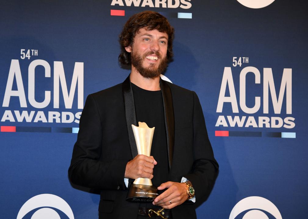 Chris Janson poses with the award for Video of the Year for "Drunk Girl"