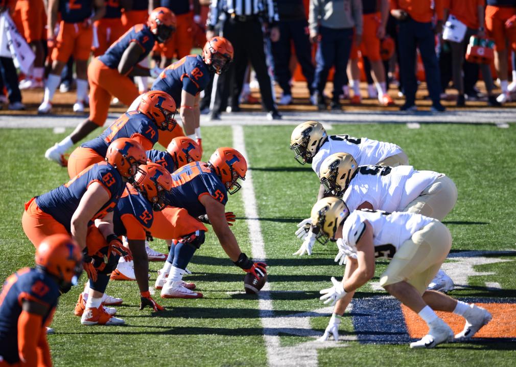  The Illinois offense lines up against the Purdue defense