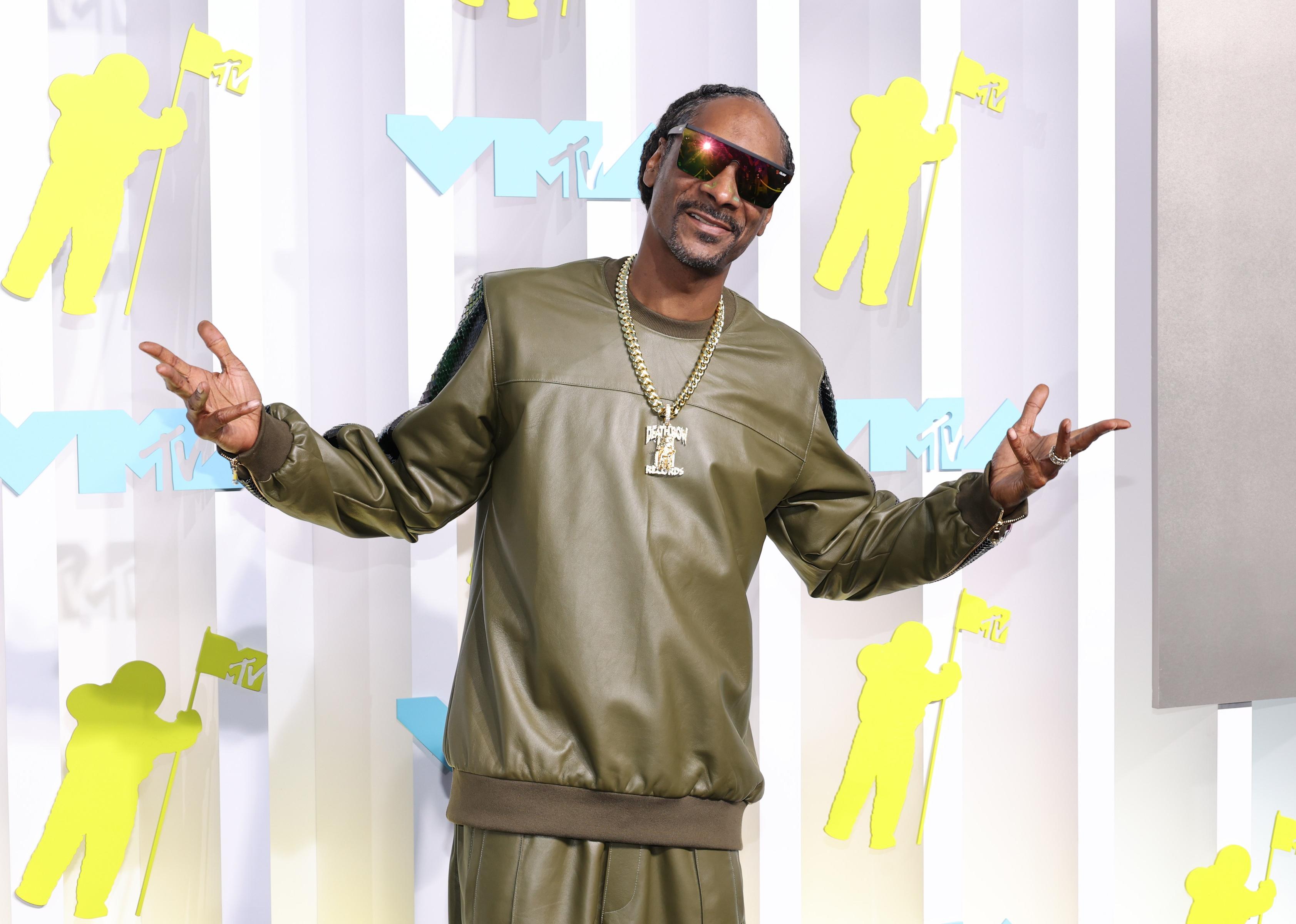 Snoop Dogg attends the 2022 MTV VMAs at Prudential Center.