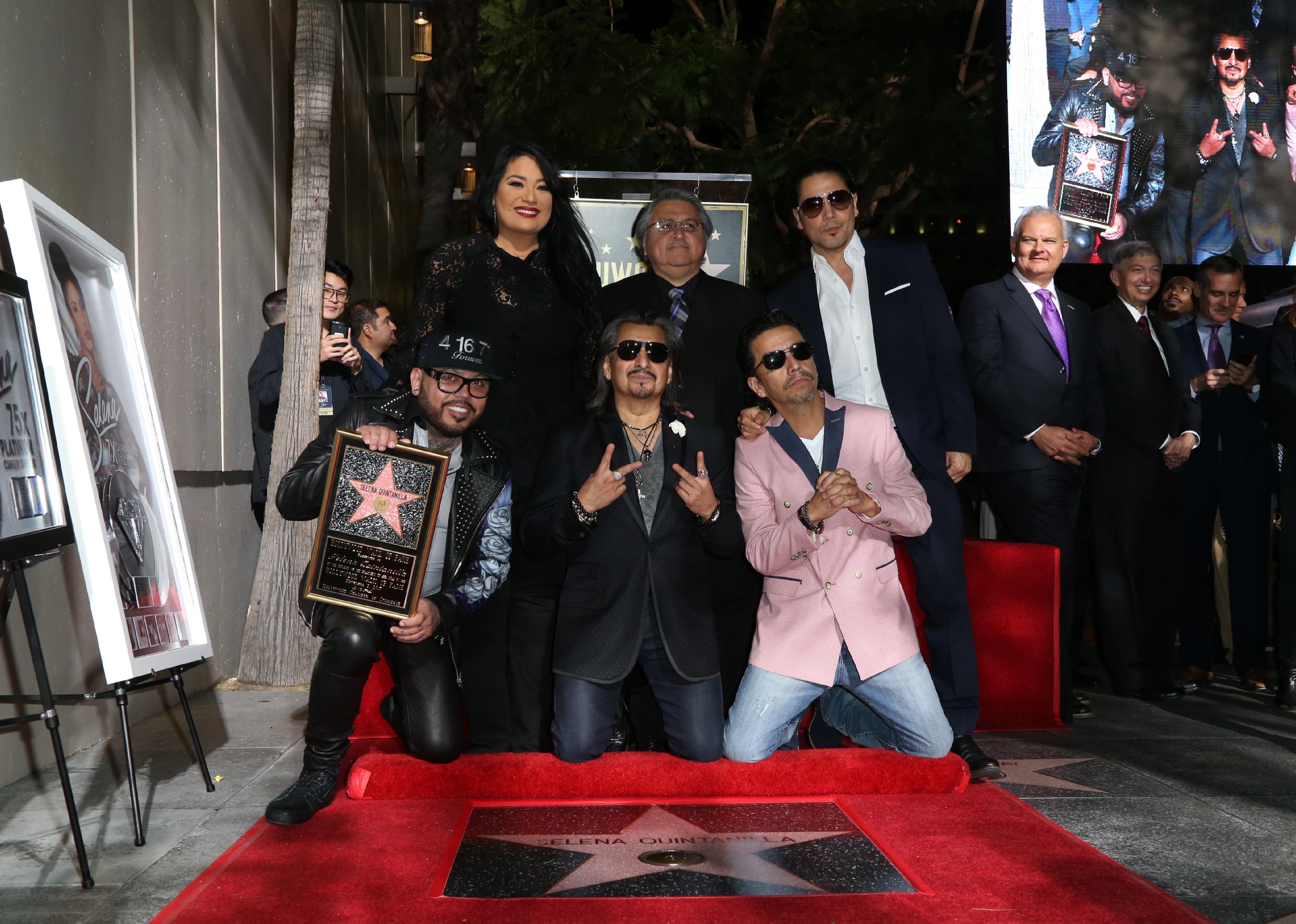 A.B. Quintanilla, Suzette Quintanilla, Pete Astudillo, Chris Perez and other members of 'Selena y Los Dinos'.