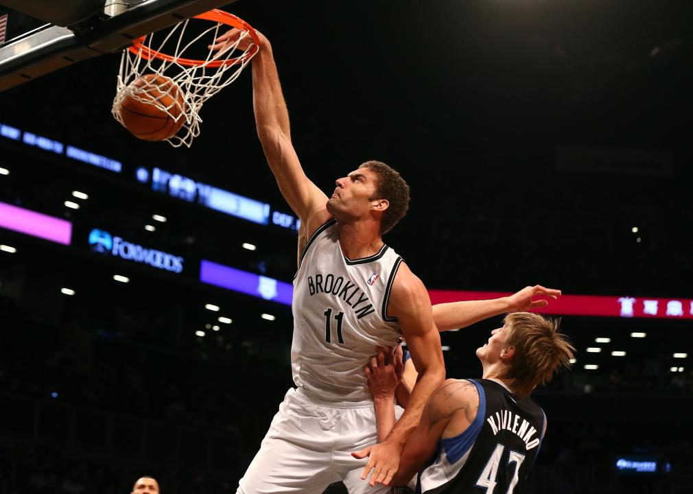 Brook Lopez of the Brooklyn Nets dunking
