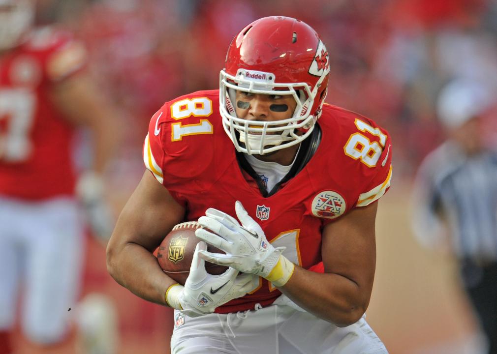 Tight end Tony Moeaki #81 of the Kansas City Chiefs rushes up field.