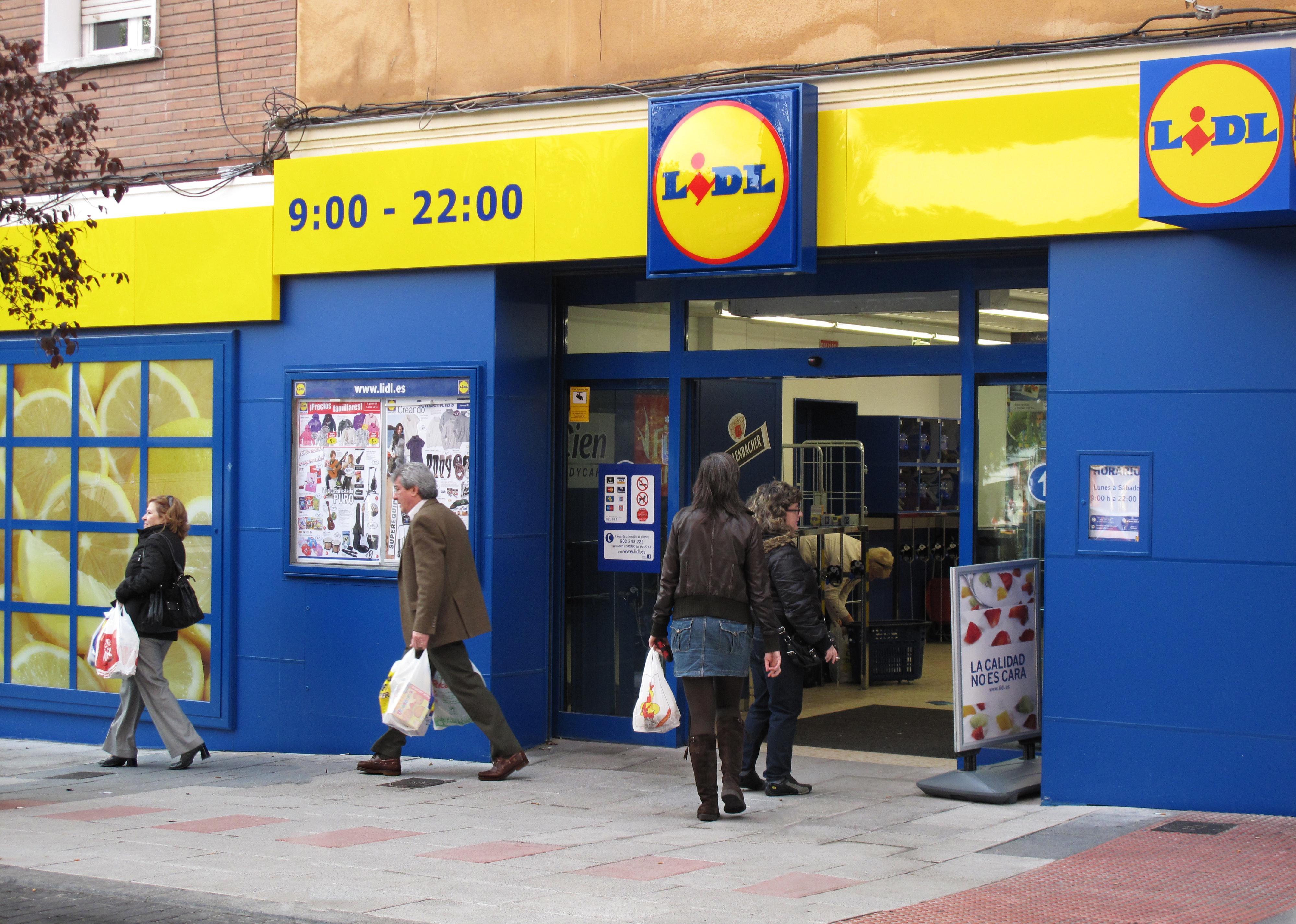 Exterior of Lidl store.
