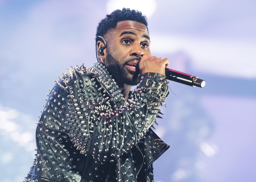 Jason Derulo performs on stage at Wizink Center.