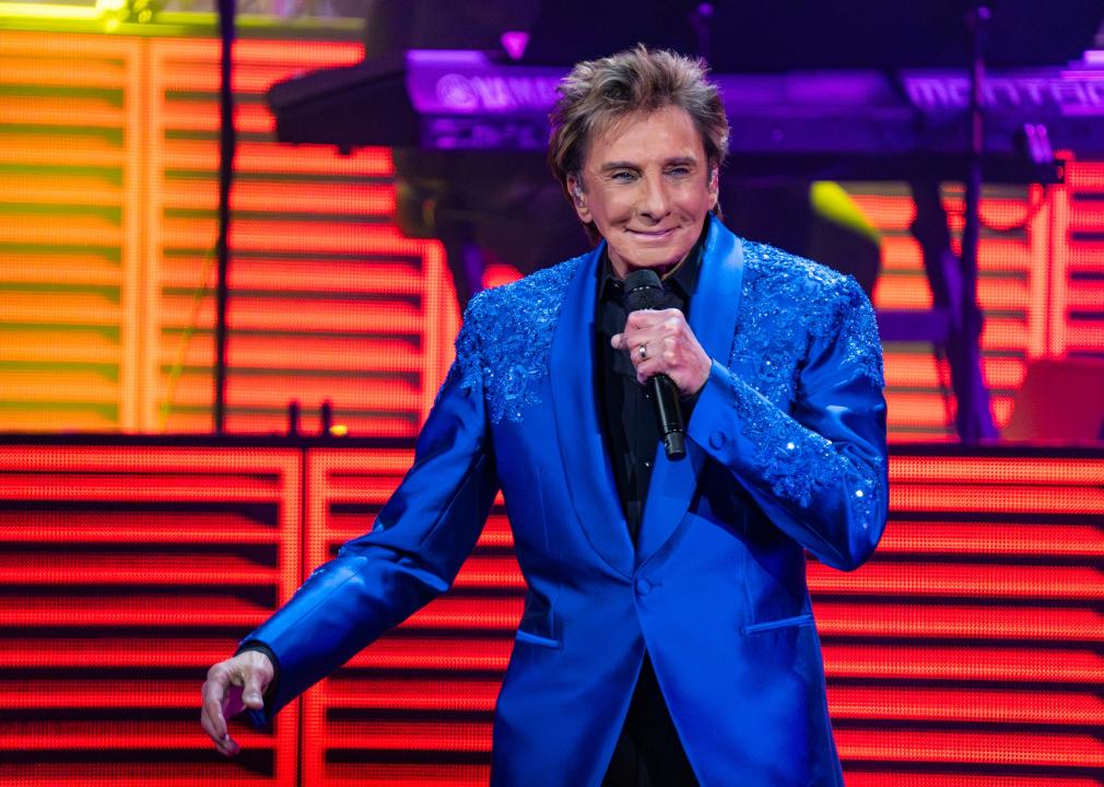  Barry Manilow performs at The Palladium.