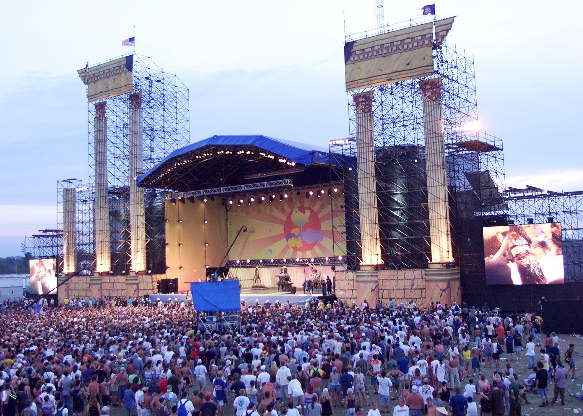 Fans at the West stage at Woodstock 99.