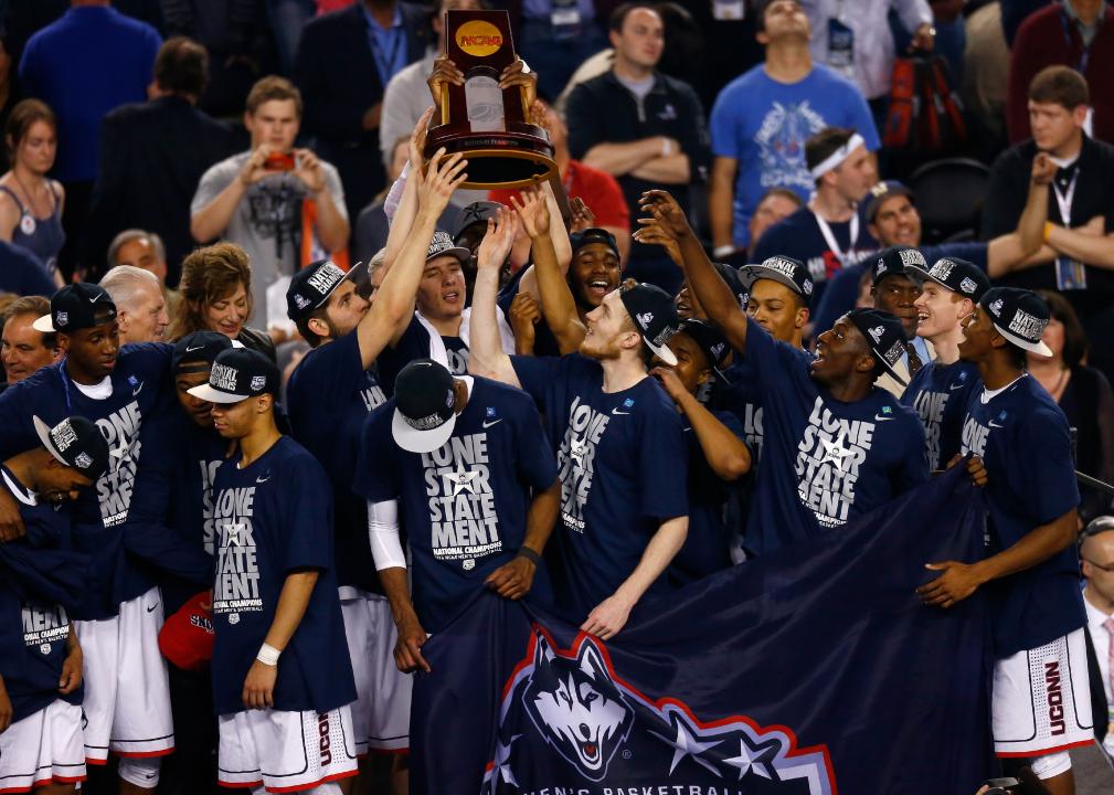 The Connecticut Huskies with the trophy after winning the NCAA Men