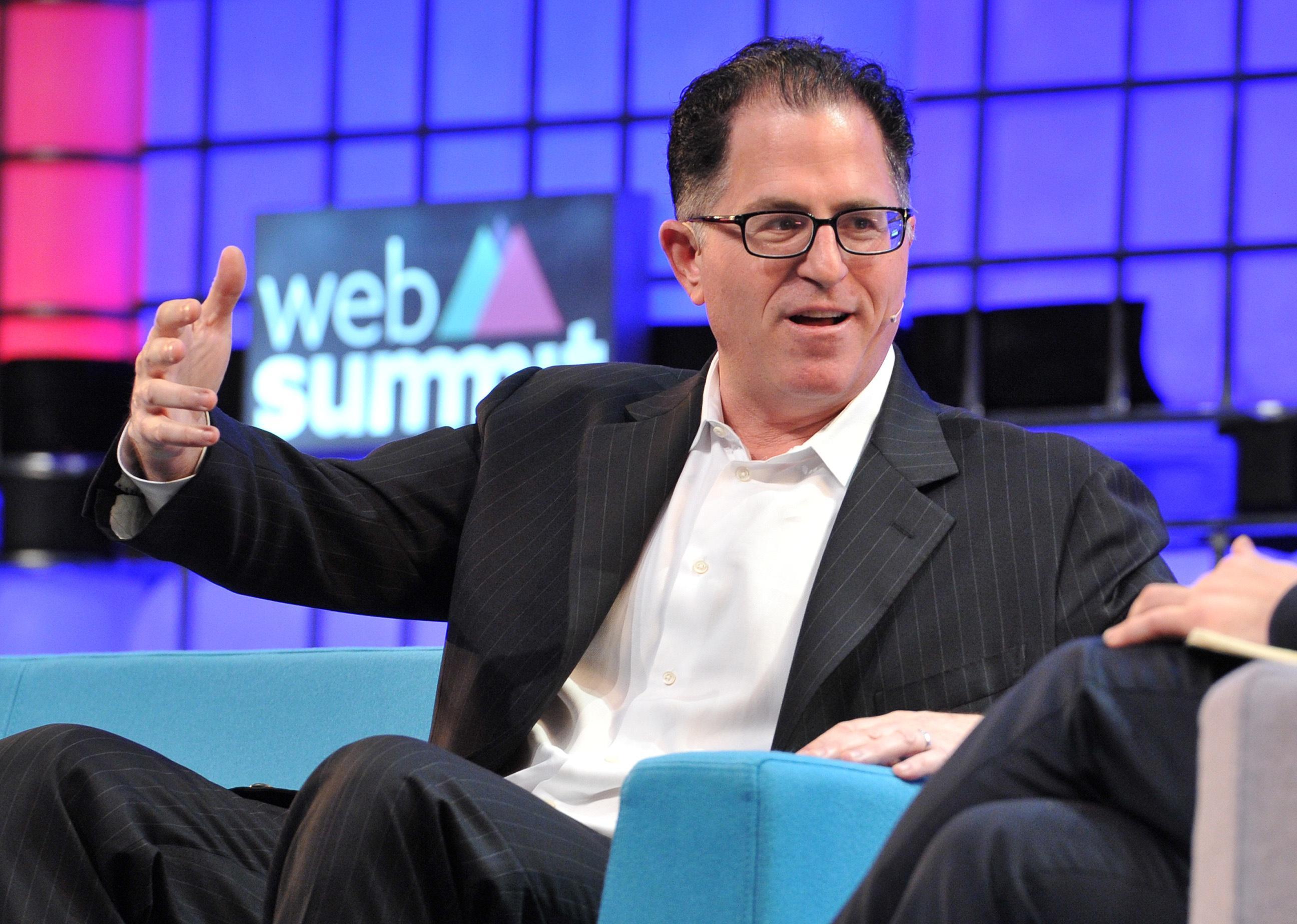 Michael Dell speaking at event.