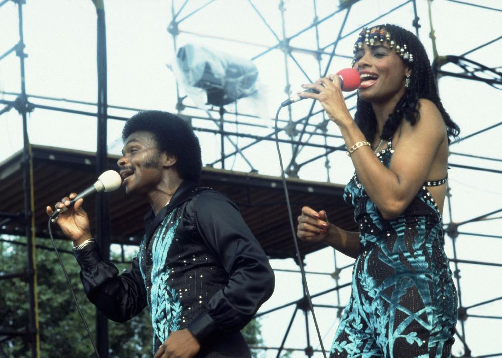 Peaches and Herb perform at Chicagofest.