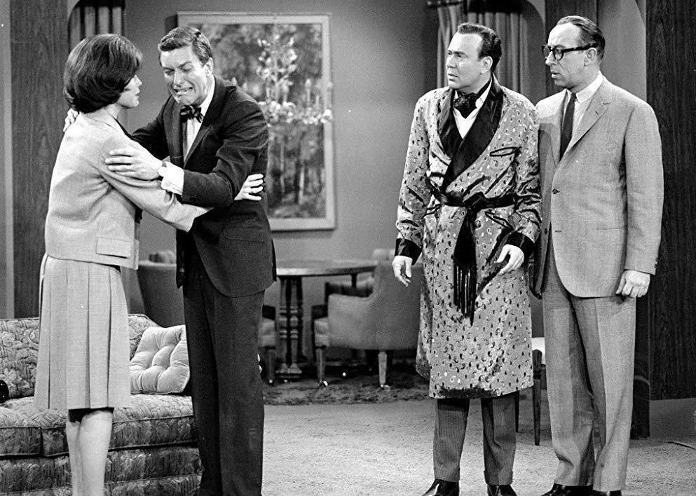 Actors in a scene from ‘The Dick Van Dyke Show’.