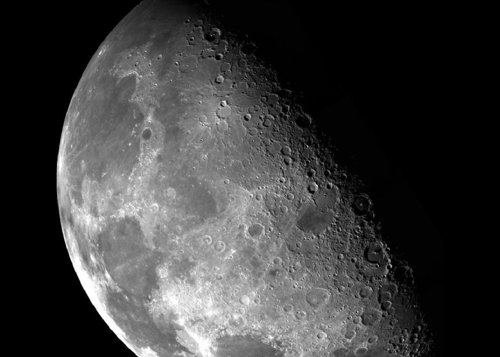  Moon's north pole assembled from 18 images captured by Galileo's imaging system