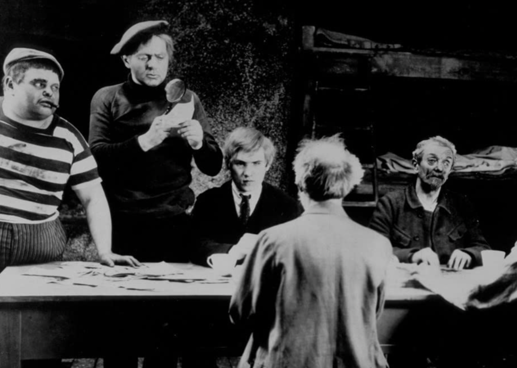 Károly Huszár and Rudolf Klein-Rogge in a scene from "Dr. Mabuse, the Gambler"