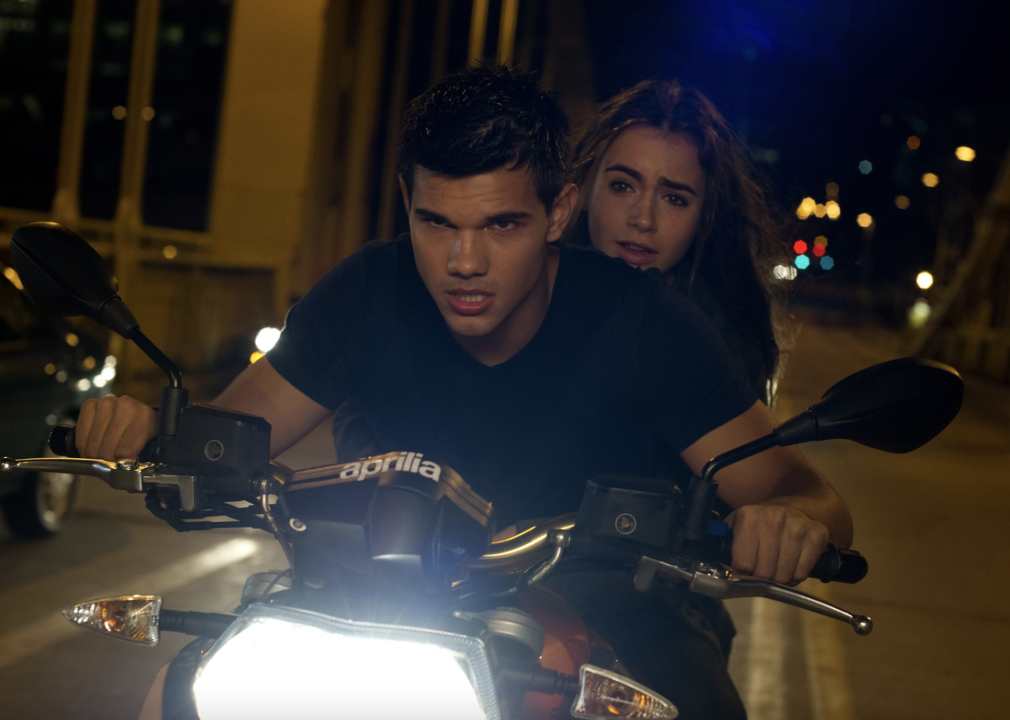 Taylor Lautner and Lily Collins in Abduction