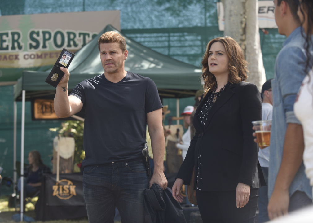 David Boreanaz and Emily Deschanel in an episode of "Bones"