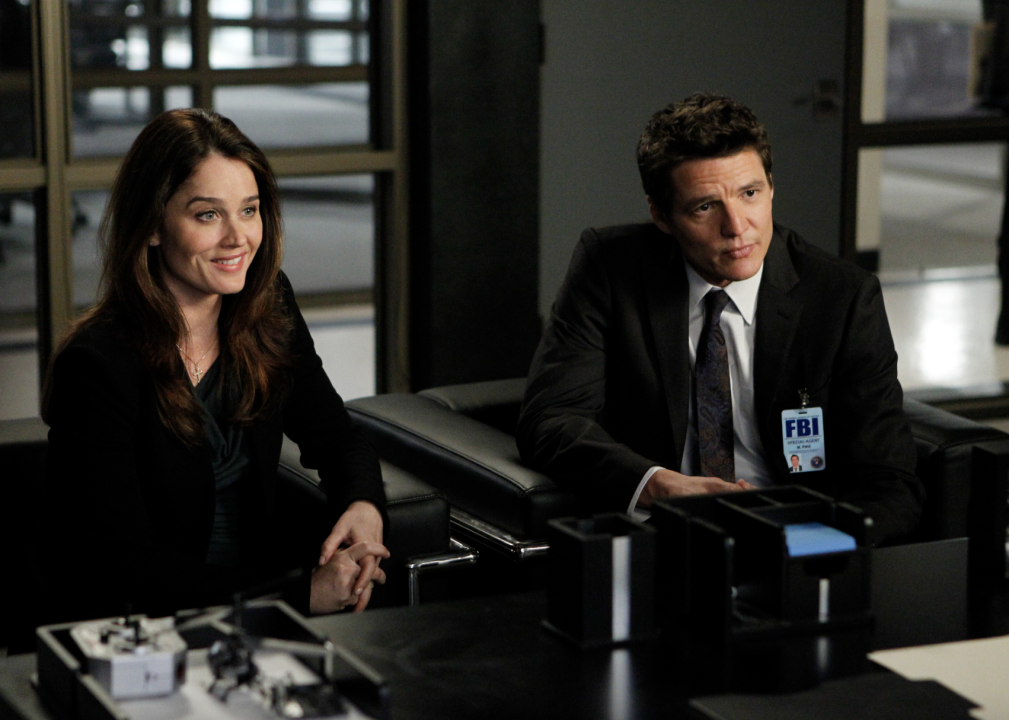 Robin Tunney and Pedro Pascal in "The Mentalist"