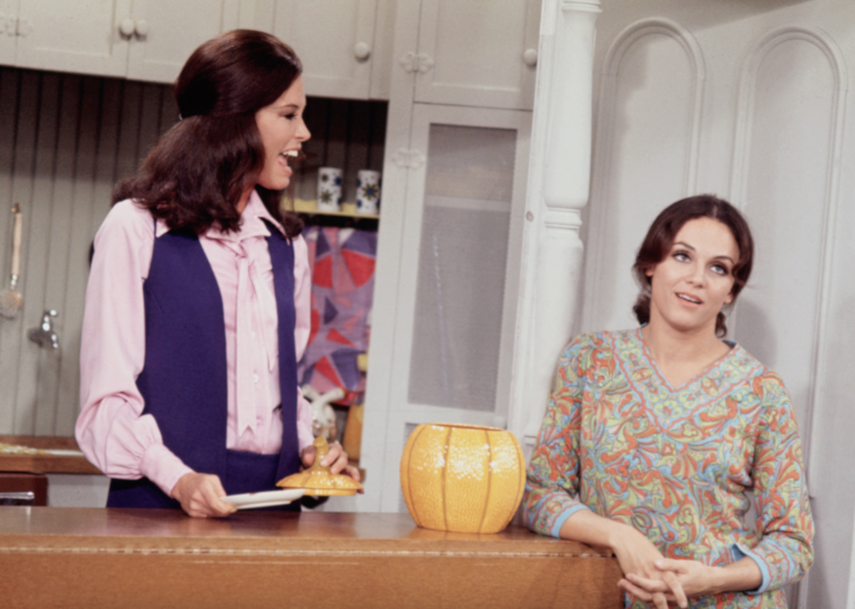 Valerie Harper and Mary Tyler Moore in "The Mary Tyler Moore Show"