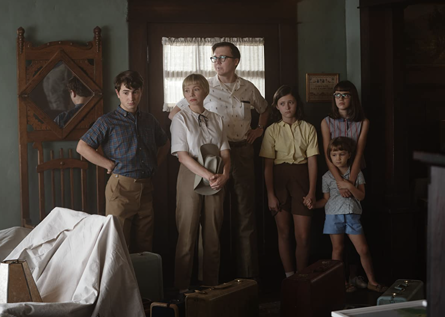 Paul Dano, Michelle Williams, Keeley Karsten, Sophia Kopera, Gabriel LaBelle, and Julia Butters in "The Fabelmans".