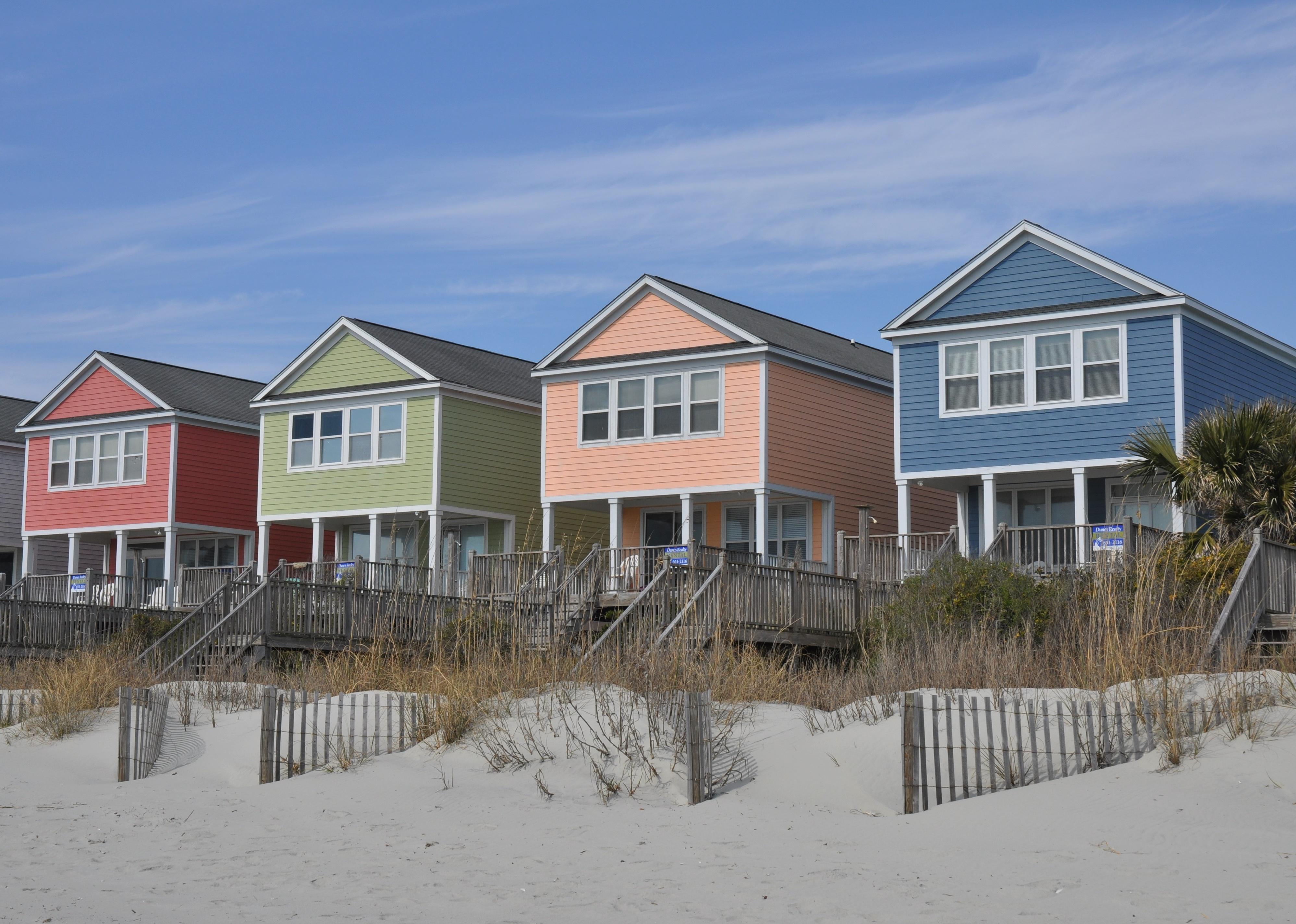 Pretty oceanfront beach rental homes at the seashore.