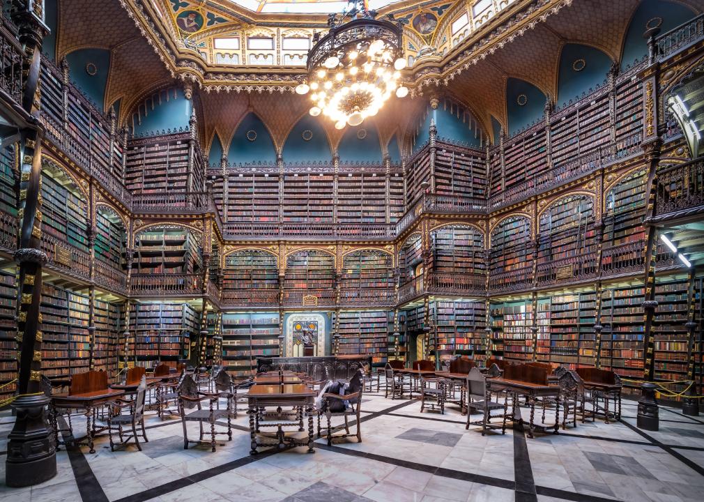 16 Beautiful Libraries Around the World (Including Iowa!)