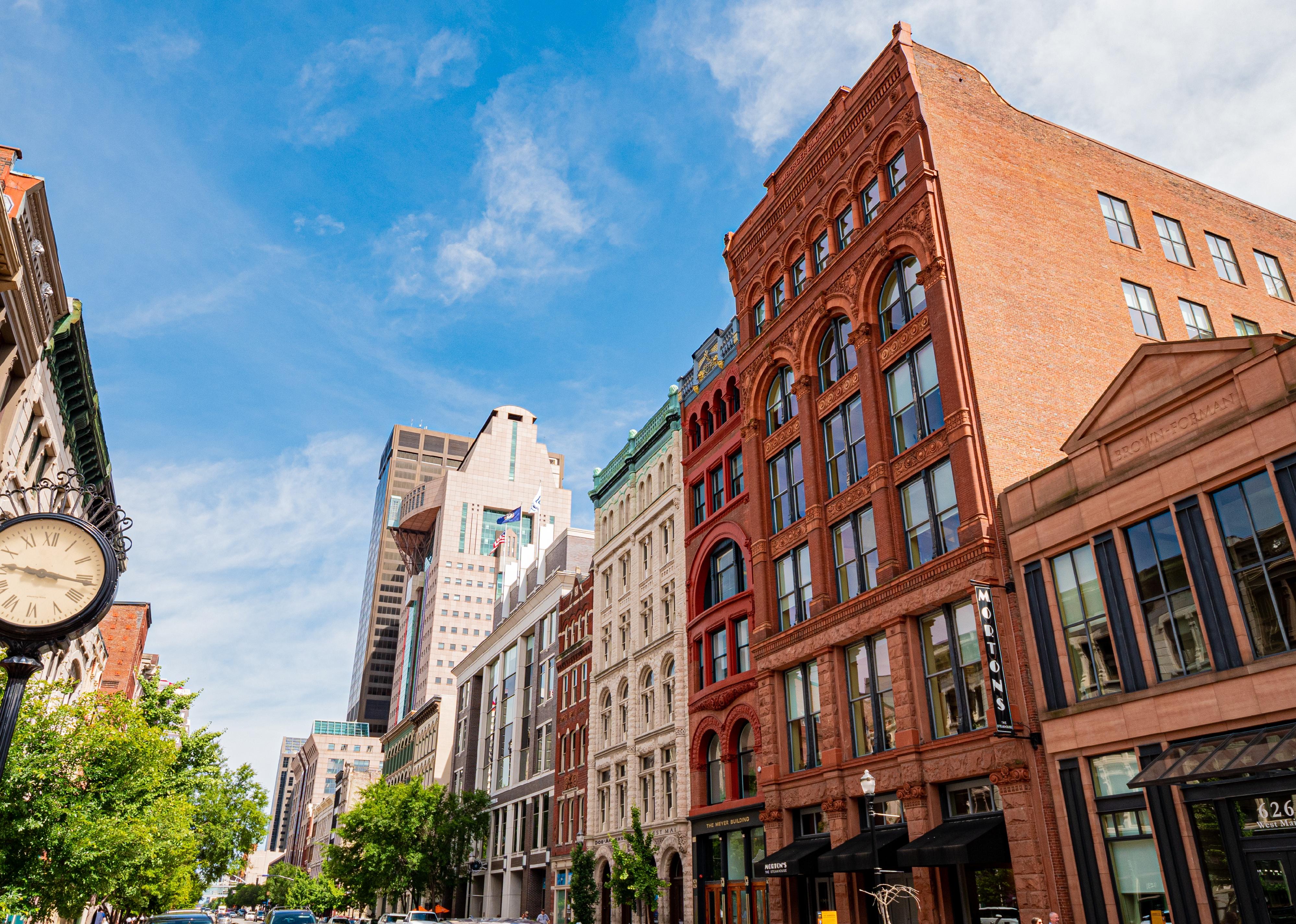 Street view in Louisville downtown.