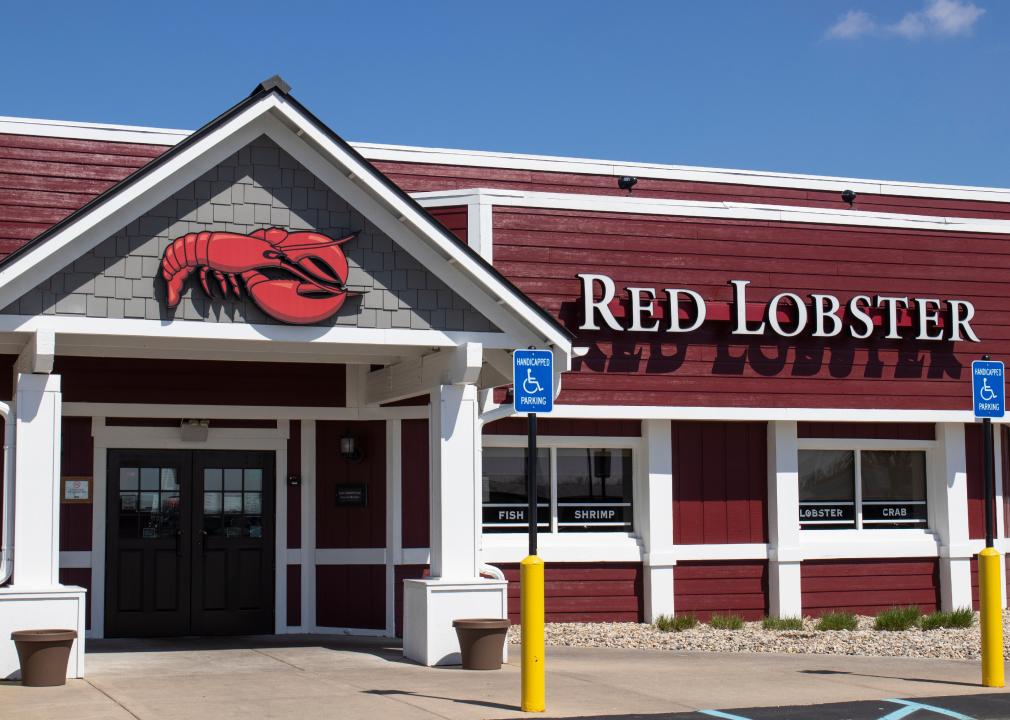 The exterior of a Red Lobster.