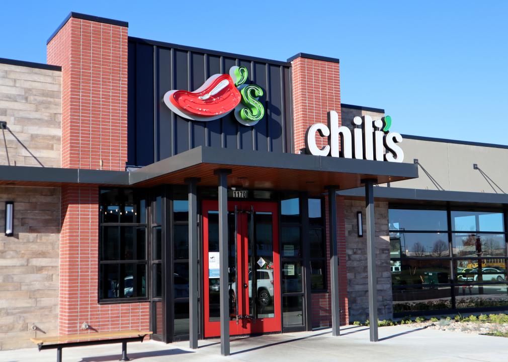 The front of a Chili's. 