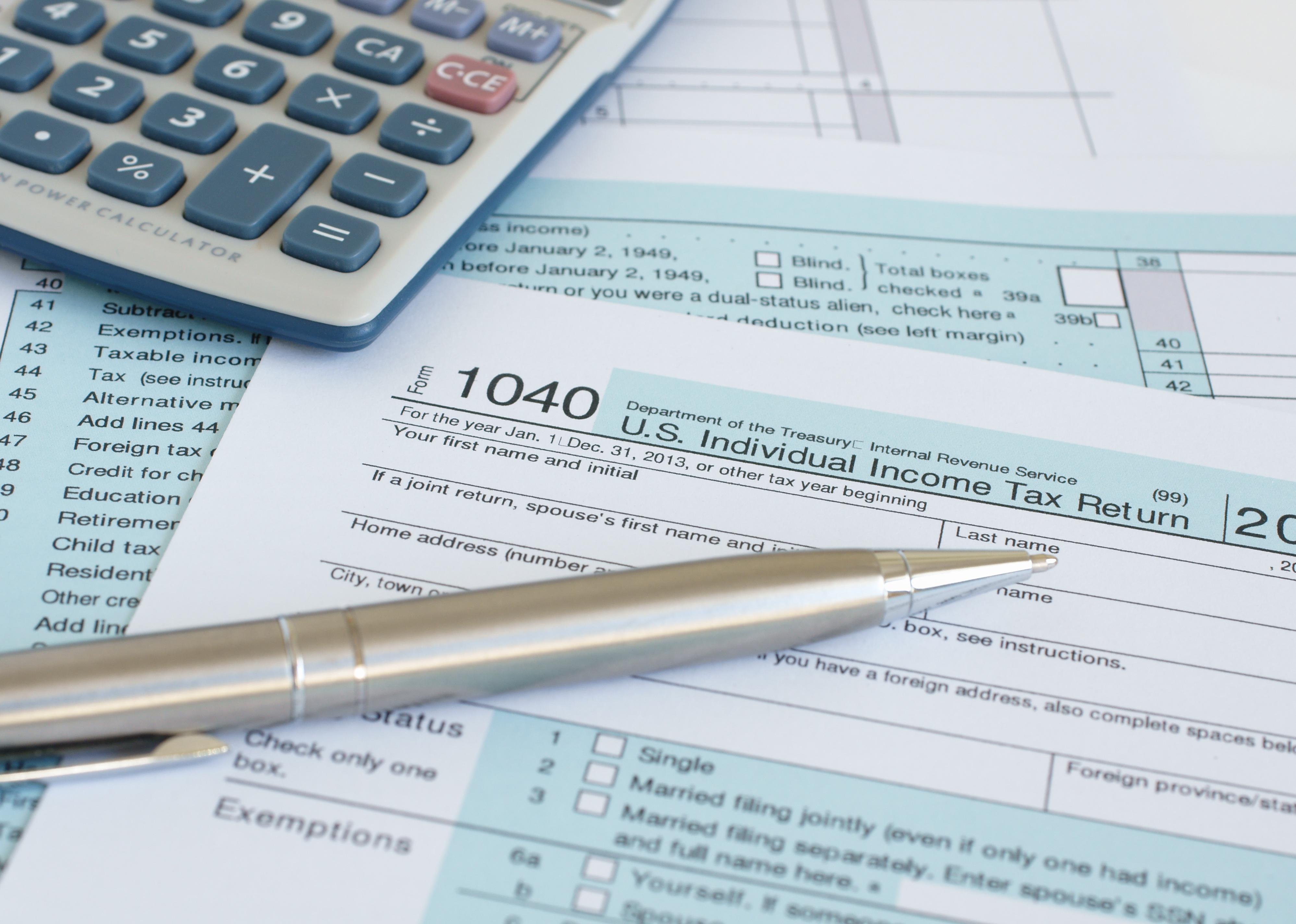 United States federal income tax return IRS 1040 documents.