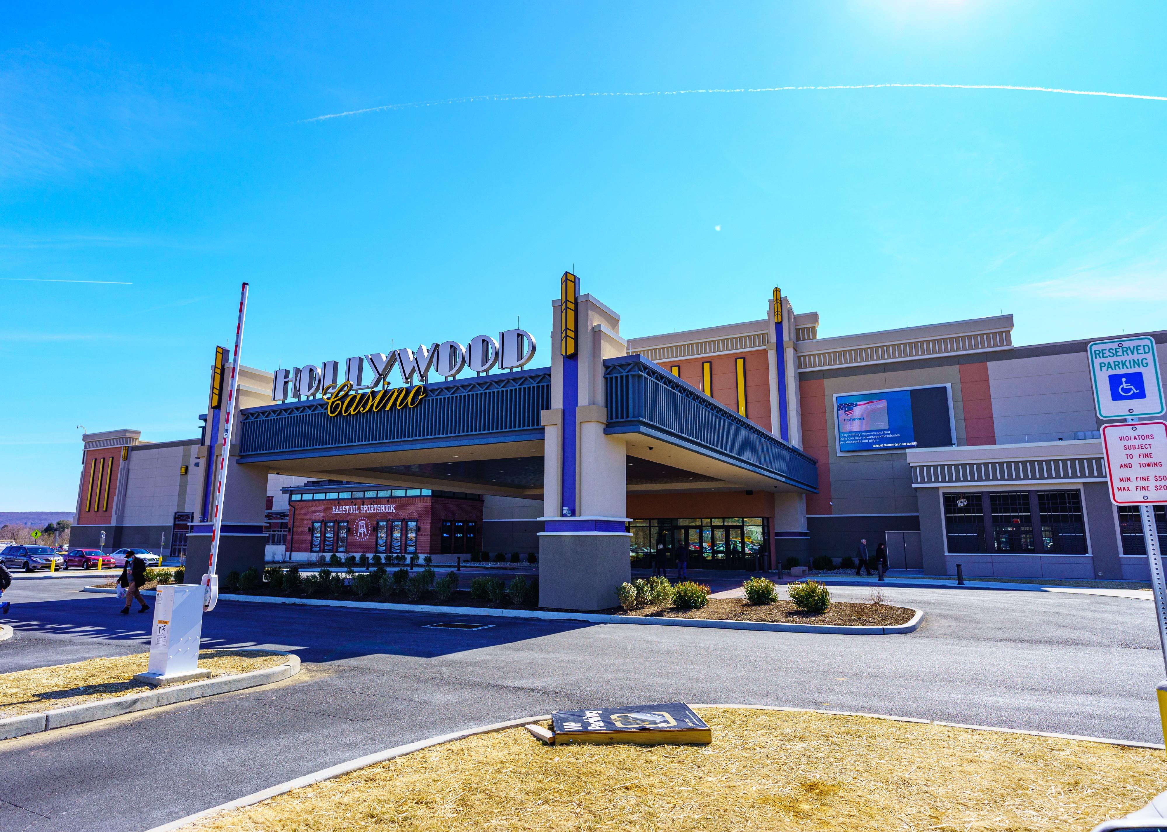 The exterior of the Hollywood Morgantown Casino.