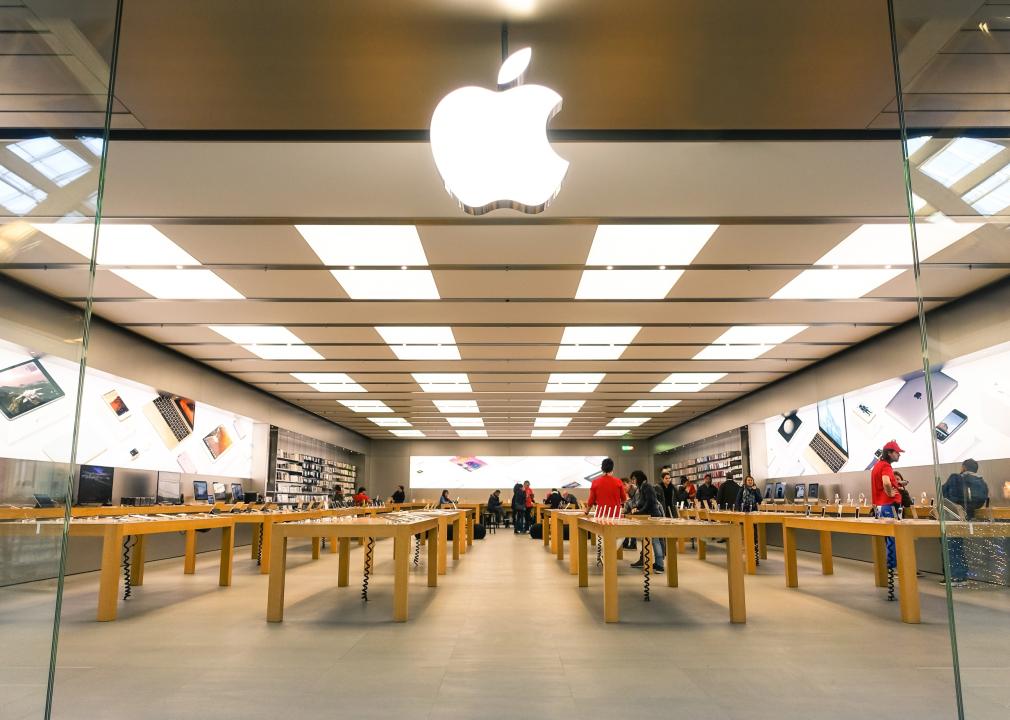 Apple store located in a shopping center 