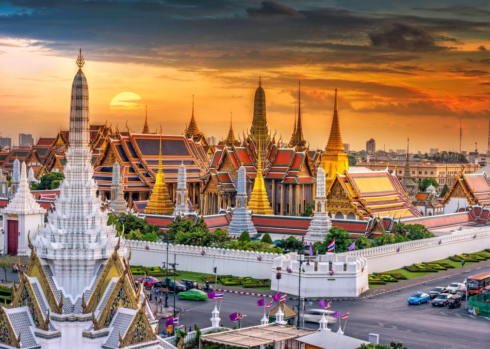 The Grand Palace and the Wat Phra Kaew temple at sunset.