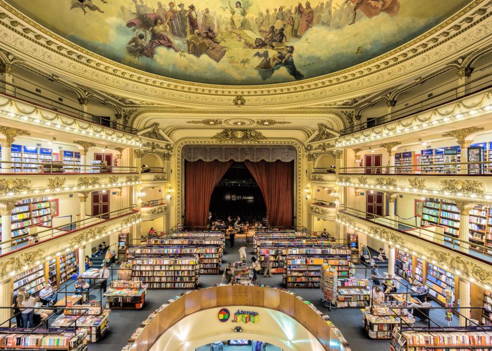 16 Beautiful Libraries Around the World (Including Iowa!)