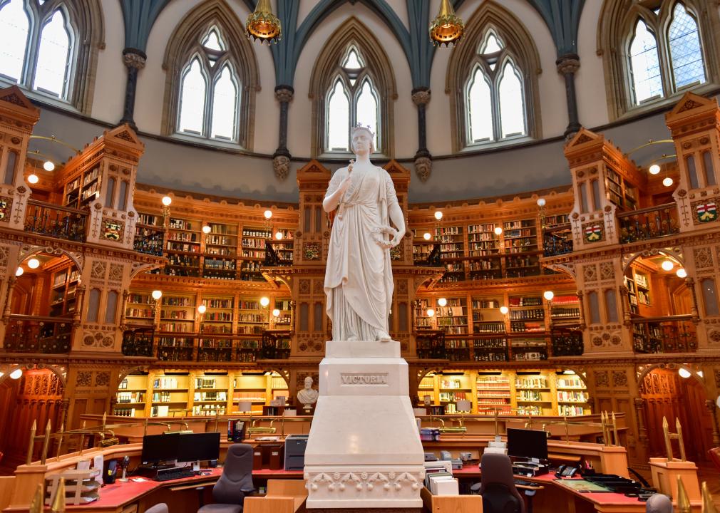 16 Beautiful Libraries Around the World (Including Iowa!)