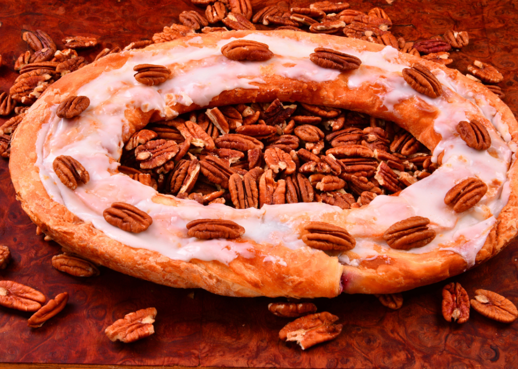 A kringle dessert.